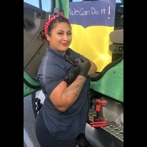 Meet your Posher, Gia